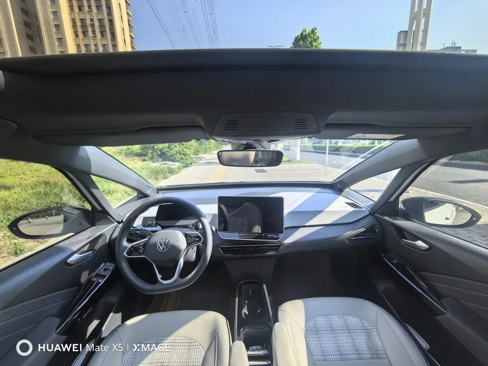 Volkswagen ID.3 Volkswagen ID.3 2025 Smart Model Outstanding Oxygen Edition 2024 — thumbnail 3