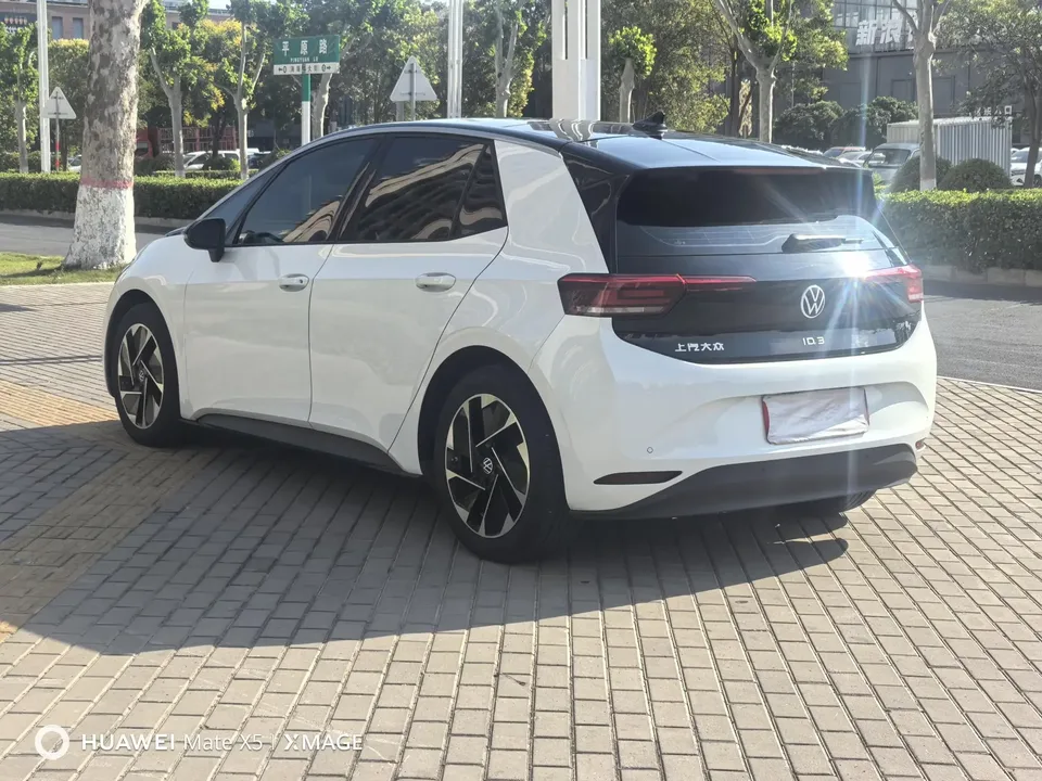 Volkswagen ID.3 Volkswagen ID.3 2025 Smart Model Outstanding Oxygen Edition 2024 — thumbnail 4