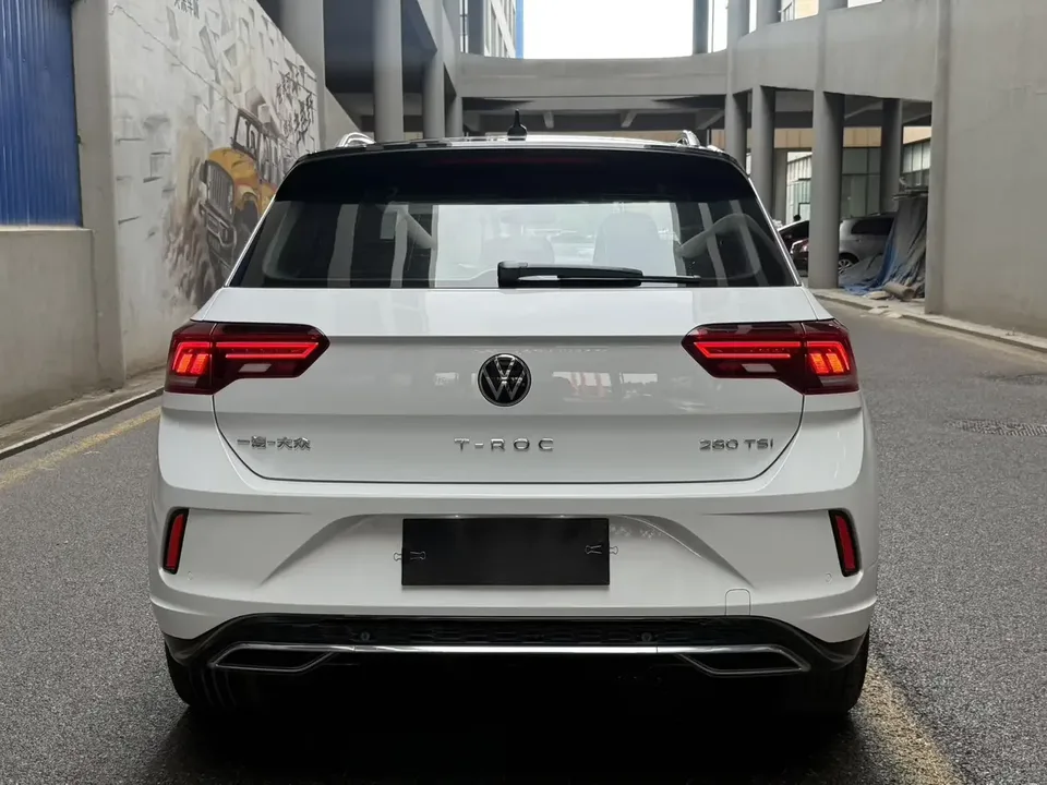 Volkswagen T-Roc TANG 2022 280TSI DSG 2WD R-Line Pro PLUS 2023 — thumbnail 2