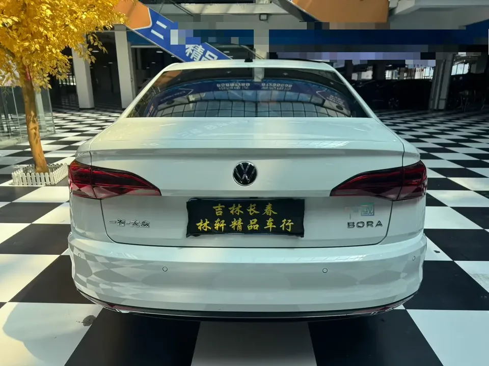 Volkswagen Bora Bora 2021 1.5L Automatic 30th Anniversary Edition 2022 — миниатюра 2