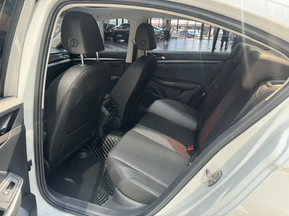 Volkswagen Bora Bora 2021 1.5L Automatic 30th Anniversary Edition 2022 — миниатюра 5
