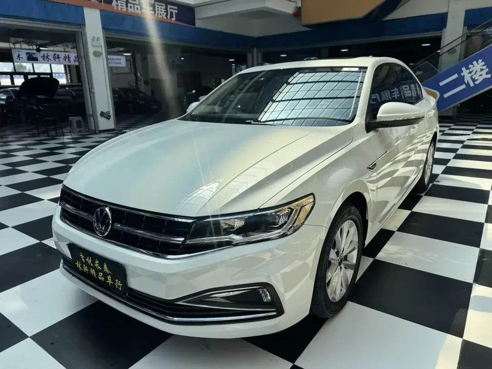 Volkswagen Bora Bora 2021 1.5L Automatic 30th Anniversary Edition 2022 — фото 1, купить с доставкой в Москву