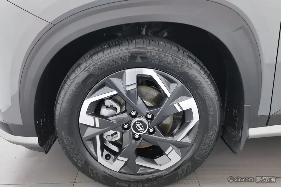Hyundai ix35 Hyundai ix35 2023 Musa 2.0L Deluxe Edition DLX 2024 — миниатюра 3