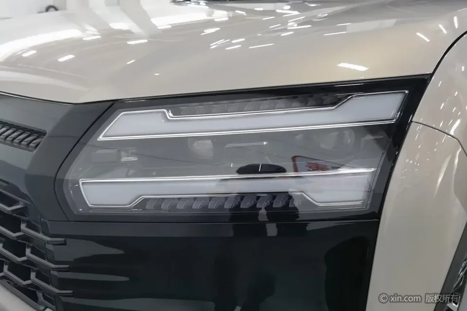 Wuling Starlight 560 PHEV Starlight 560 PHEV 2026 125km Luxury 2026 — thumbnail 4