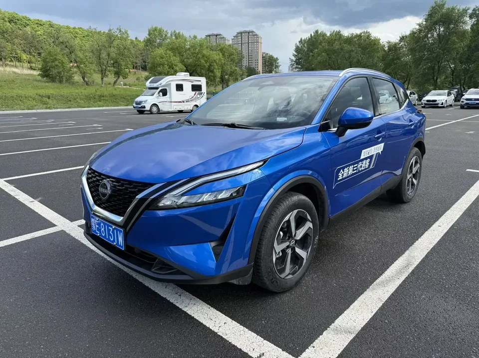 Nissan Qashqai Qashqai 2023 1.3T Elite Edition 2023 — photo 1, buy with delivery to Moscow