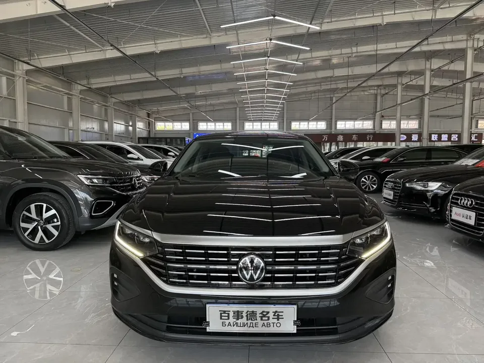 Volkswagen Passat Passat 2023 280TSI Business Edition 2023 — photo 1, buy with delivery to Moscow
