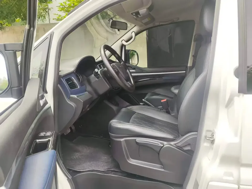 Forthing Lingzhi New Energy Lingzhi New Energy 2022 Regular version luxury 7 seats 2022 — thumbnail 3