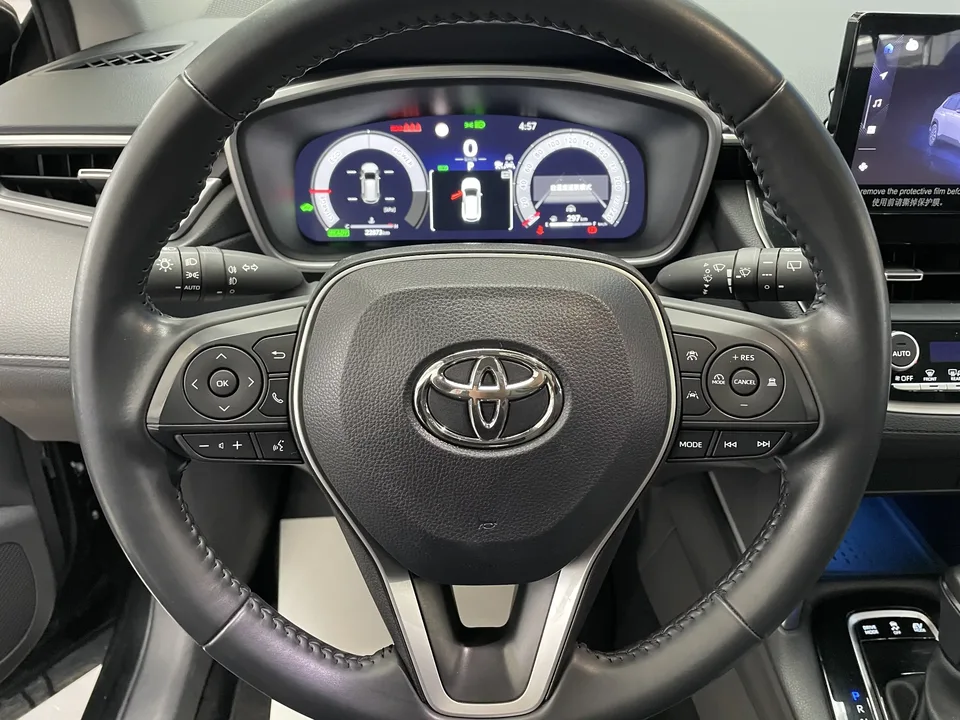 Toyota Frontlander Fenglanda 2023 2.0L Intelligent Electric Hybrid Dual Engine Premium Edition 2023 — миниатюра 3