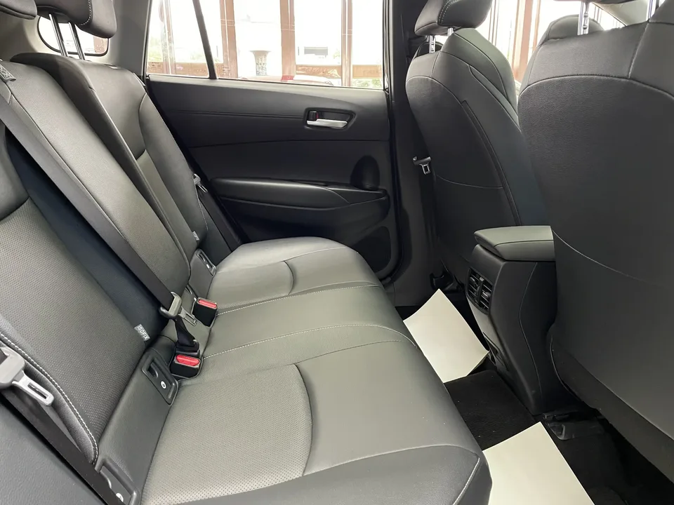 Toyota Frontlander Fenglanda 2023 2.0L Intelligent Electric Hybrid Dual Engine Premium Edition 2023 — миниатюра 4