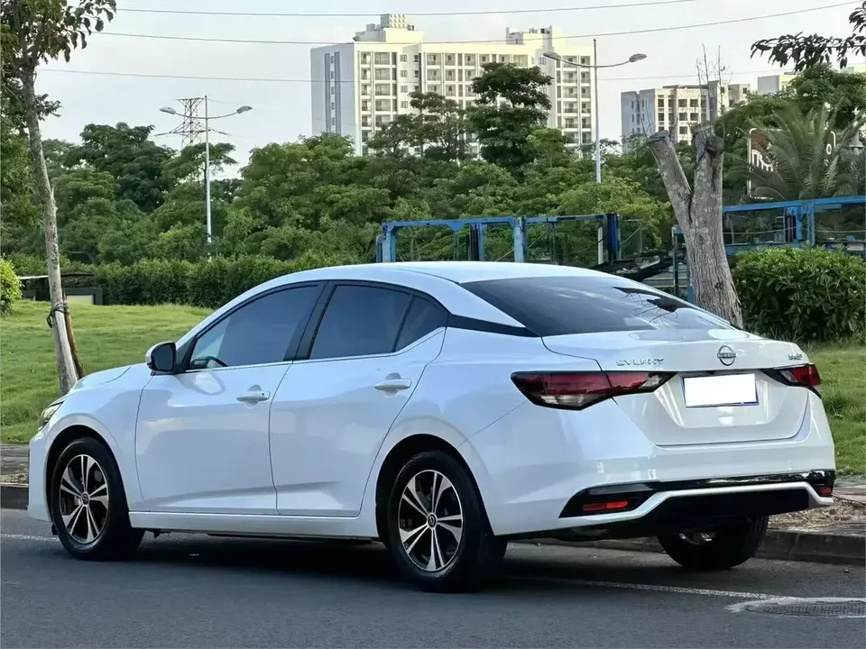 Nissan Sylphy Sylphy 2023 1.6L CVT Enjoy Edition 2024 — миниатюра 4