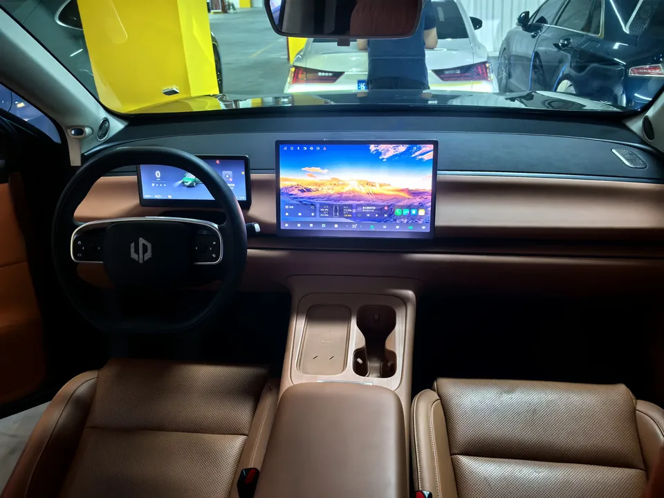 Leapmotor Zero running C10 Zero running C10 2024 Pure electric version 410 comfort version 2024 — thumbnail 3