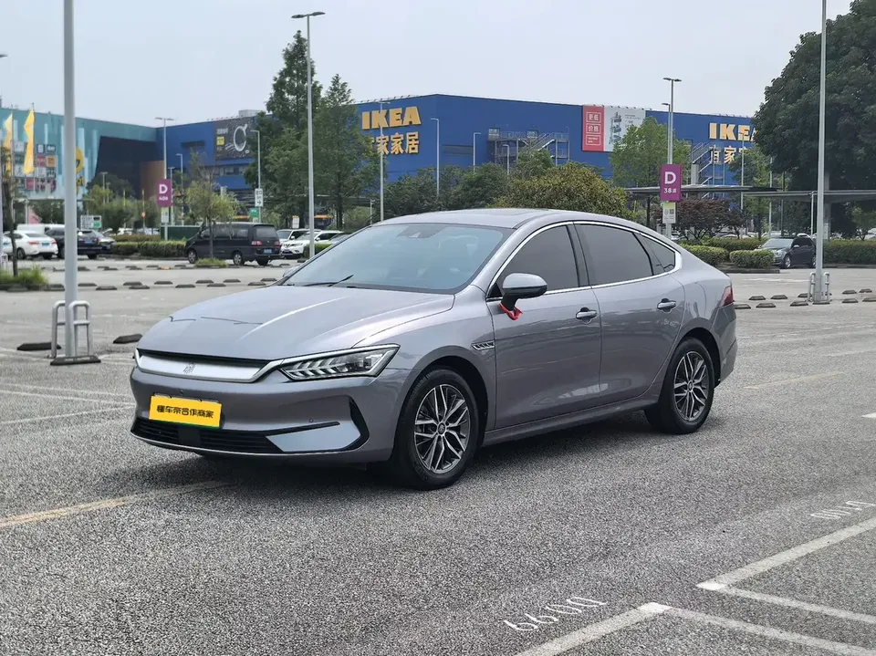 BYD Qin PLUS EV Qin PLUS EV 2021 500KM Luxury 2022 — photo 1, buy with delivery to Moscow