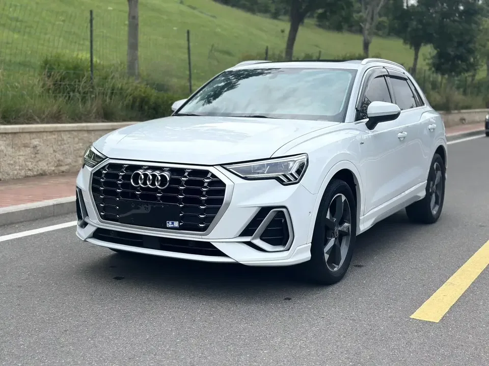 Audi Q3 Audi Q3 2022 35 TFSI Stylish Dynamic 2022 — photo 1, buy with delivery to Moscow