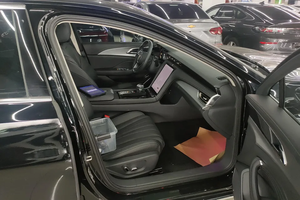 Hongqi H5 Hongqi H5 2024 1.5T DCT Zhilian Qiyun Edition 2024 — миниатюра 3