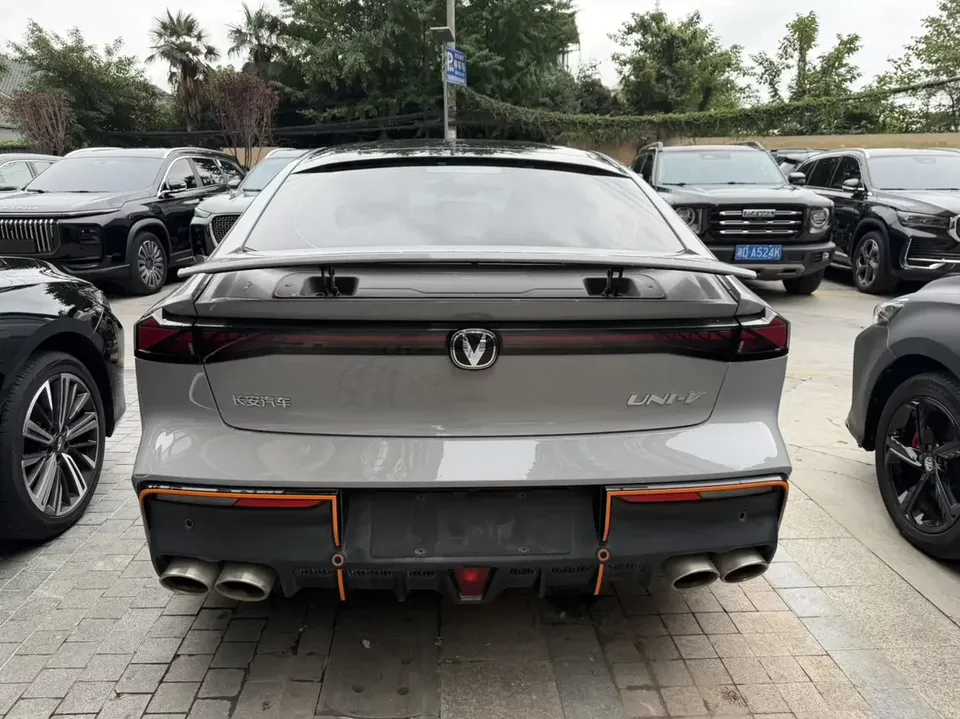 Changan UNI-V Changan UNI-V 2023 1.5T Sports Edition 2023 — thumbnail 2