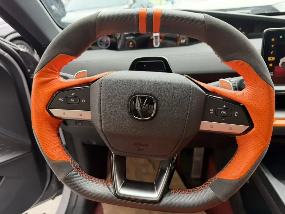 Changan UNI-V Changan UNI-V 2023 1.5T Sports Edition 2023 — thumbnail 3