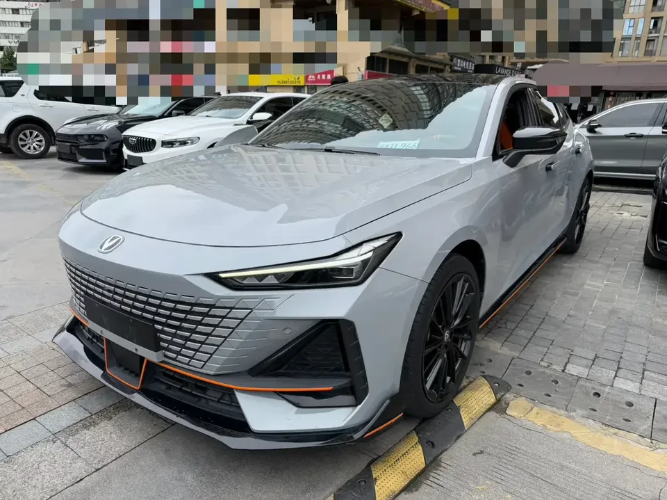 Changan UNI-V Changan UNI-V 2023 1.5T Sports Edition 2023 — photo 1, buy with delivery to Moscow