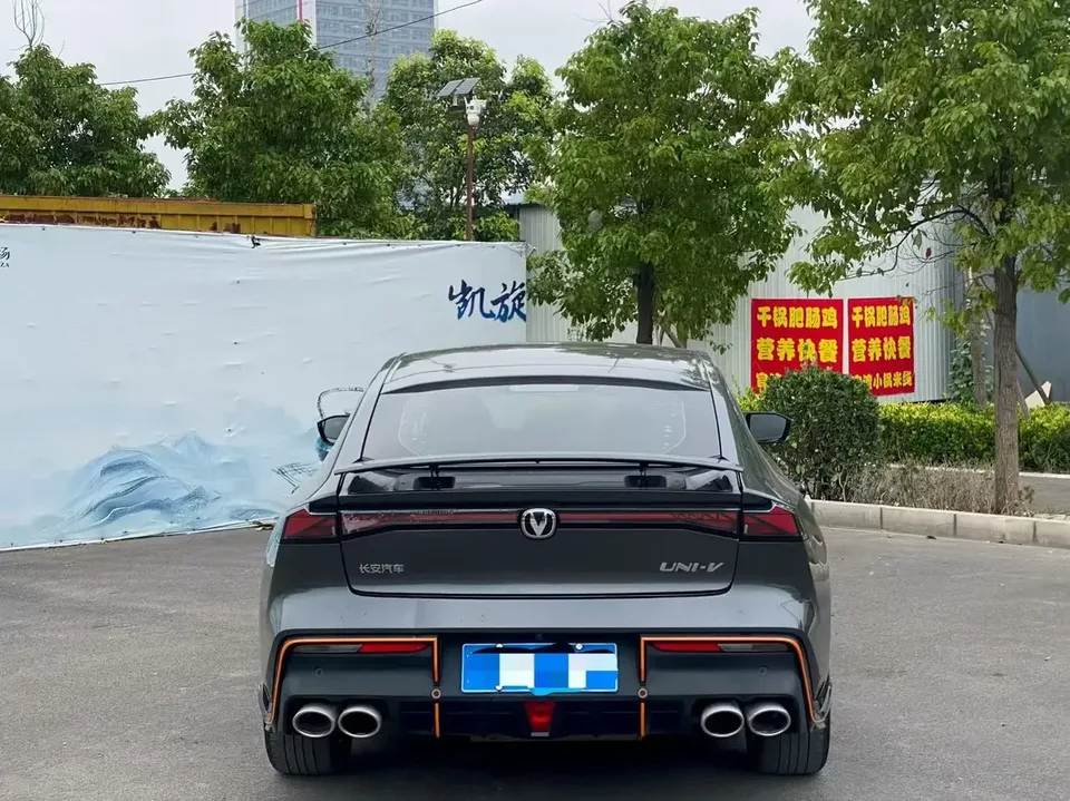 Changan UNI-V Changan UNI-V 2023 1.5T Sports Edition 2023 — thumbnail 2