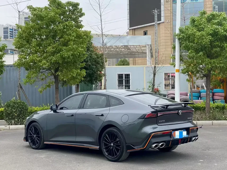 Changan UNI-V Changan UNI-V 2023 1.5T Sports Edition 2023 — thumbnail 4