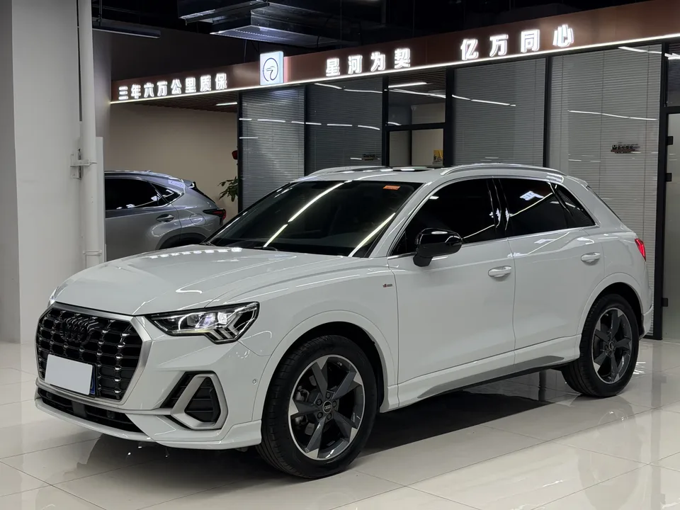 Audi Q3 Audi Q3 2022 35 TFSI Progressive Dynamic 2023 — photo 1, buy with delivery to Moscow