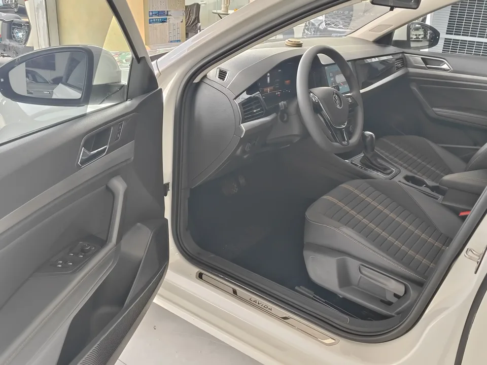 Volkswagen Lavida Lavida 2022 280TSI DSG Comfort Edition 2022 — thumbnail 3