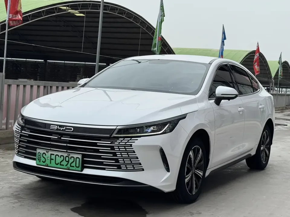 BYD Destroyer 05 Destroyer 05 2024 Honor Edition DM-i 120KM Deluxe 2024 — photo 1, buy with delivery to Moscow