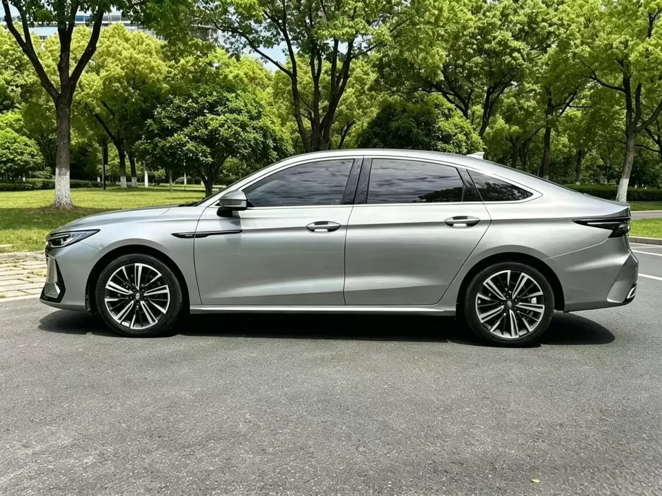 Chery Arrizo 8 Arrizo 8 2025 1.6TGDI DCT Excellence Edition 2025 — thumbnail 4