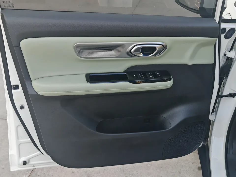 AION Y AION Y 2022 PLUS 70 Smart Edition 2023 — thumbnail 3