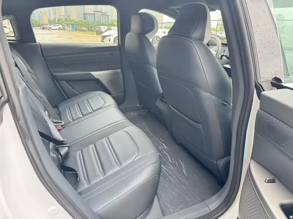 Dongfeng YiPai 007 Yipai 007 2025 Extended Range 230Air Cruise Edition 2026 — thumbnail 4
