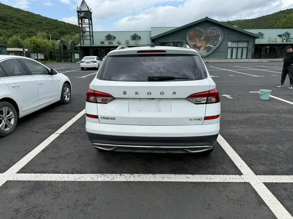 Skoda Comek Comek 2023 Modified 1.5L Automatic Comfort Edition 2023 — thumbnail 2