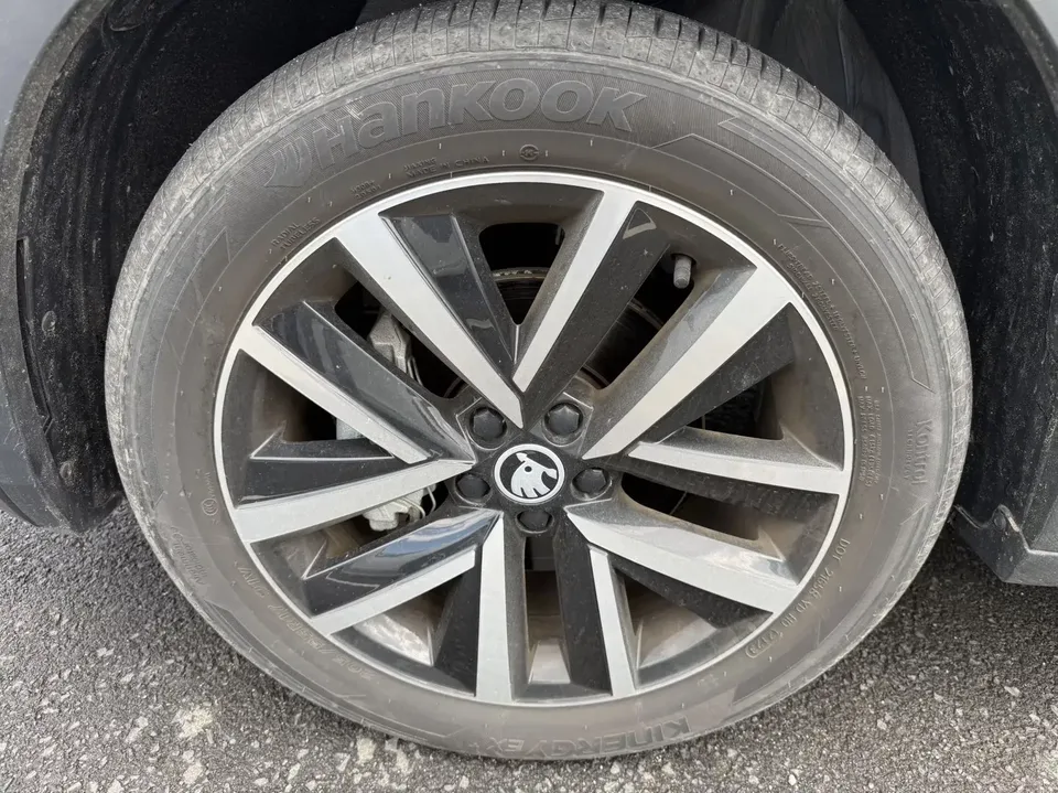Skoda Comek Comek 2023 Modified 1.5L Automatic Comfort Edition 2023 — thumbnail 3