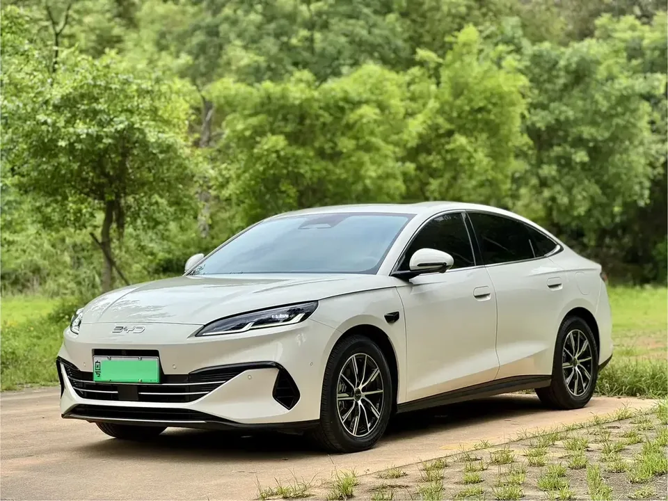 BYD Seal 06DM Seal 06DM 2025 DM-i 120KM Premium Edition 2025 — photo 1, buy with delivery to Moscow