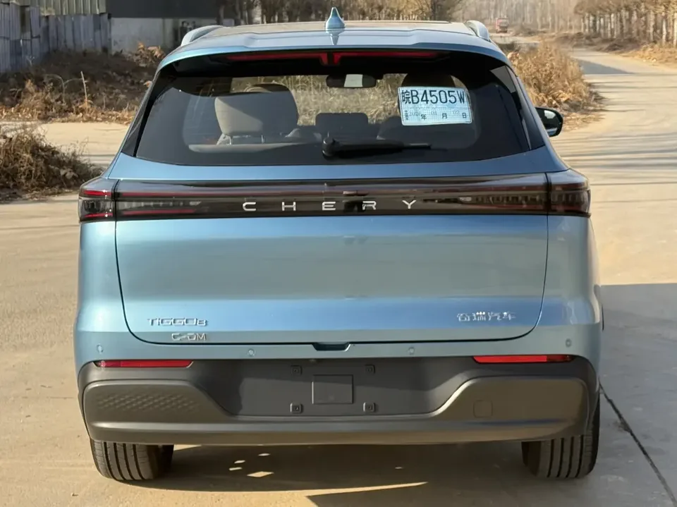 Chery Tiggo 8 PLUS C-DM Tiggo 8 PLUS C-DM 2025 1.5T Luxury 2025 — миниатюра 2