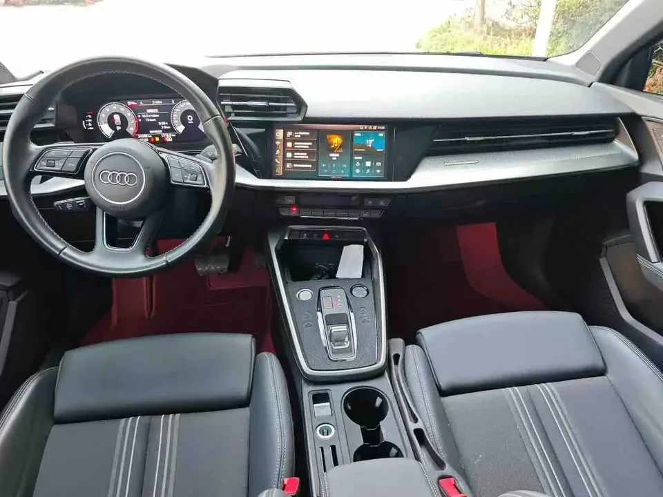Audi A3 Audi A3 2024 Sportback 35 TFSI Stylish and sporty 2024 — thumbnail 3