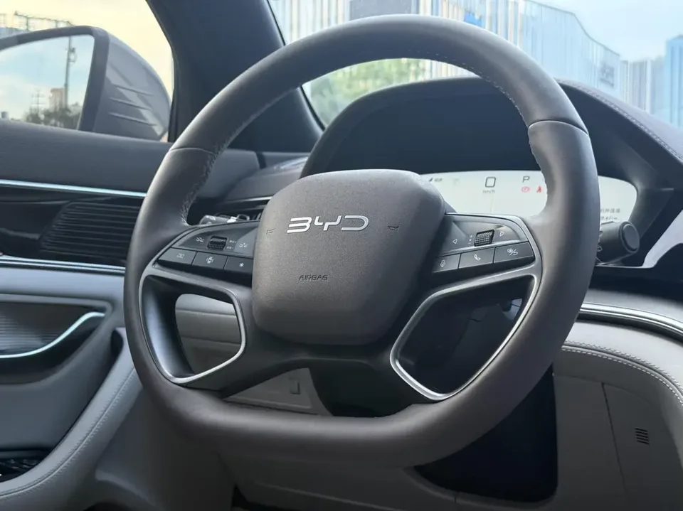 BYD Song PLUS DM Song PLUS DM 2025 DM-i 112KM Premium Edition 2025 — миниатюра 4