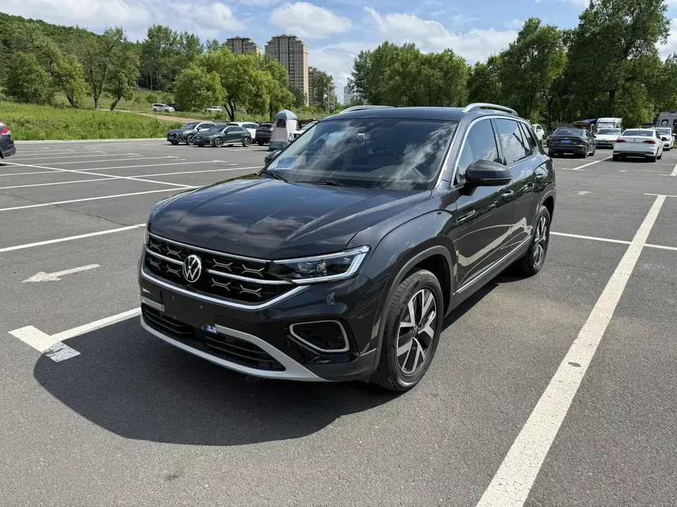 Volkswagen Tayron Tanyue 2023 280TSI 2WD Luxury Plus Advanced Edition 2023 — фото 1, купить с доставкой в Москву