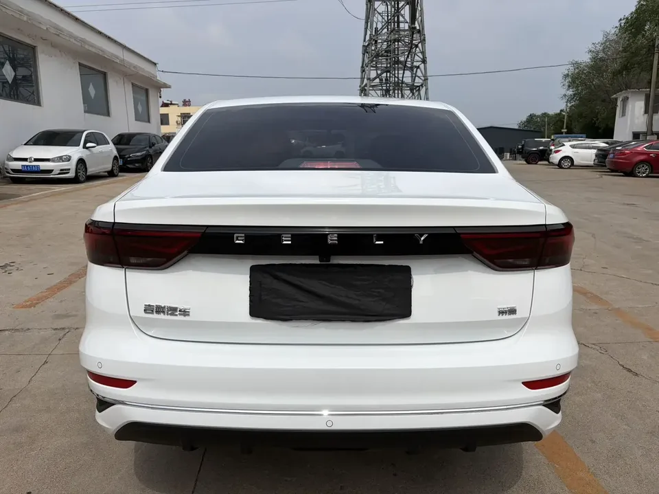 Geely Emgrand emgrand 2023 4th Generation Champion Edition 1.5L CVT Luxury 2023 — thumbnail 2