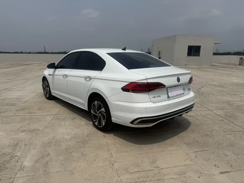Volkswagen Bora Bora 2023 300TSI DSG Premium Edition 2024 — thumbnail 4