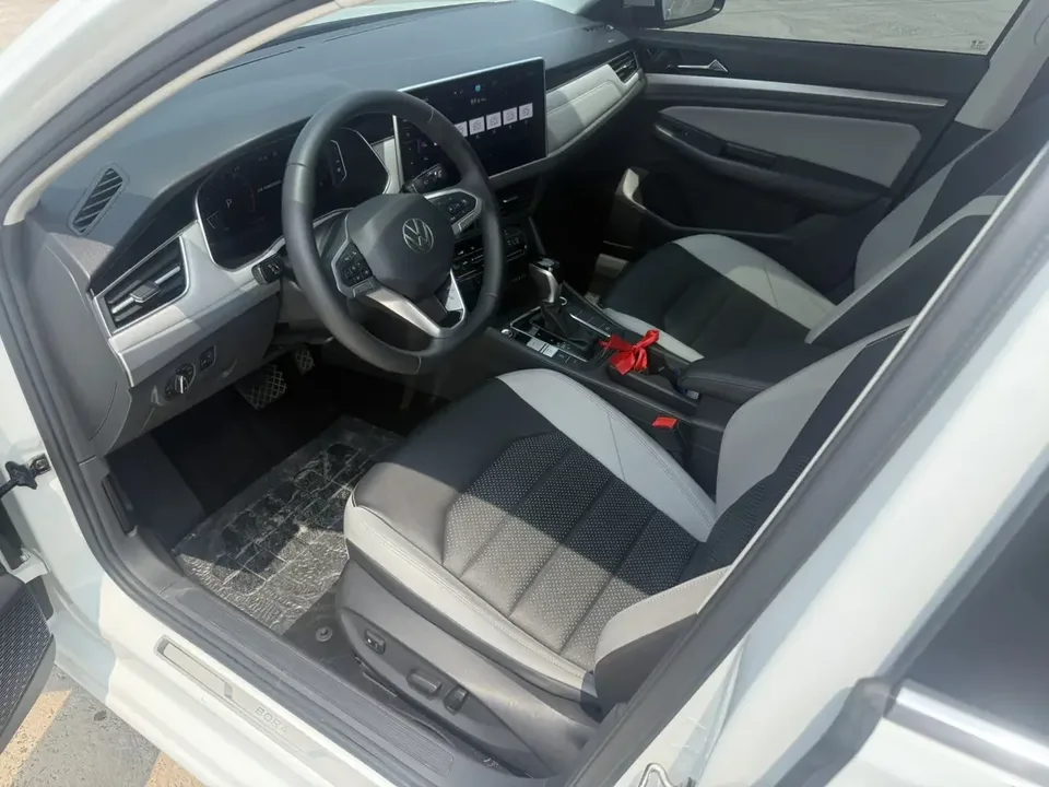 Volkswagen Bora Bora 2023 300TSI DSG Premium Edition 2024 — thumbnail 5