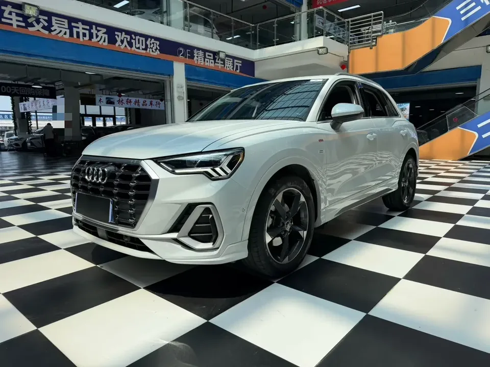 Audi Q3 Audi Q3 2022 35 TFSI Stylish Dynamic 2022 — photo 1, buy with delivery to Moscow