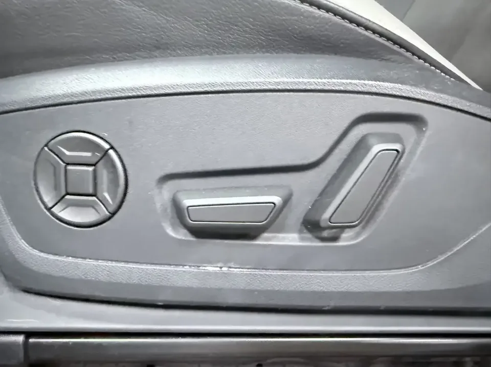 Audi Q3 Audi Q3 2022 35 TFSI Stylish Dynamic 2023 — thumbnail 4
