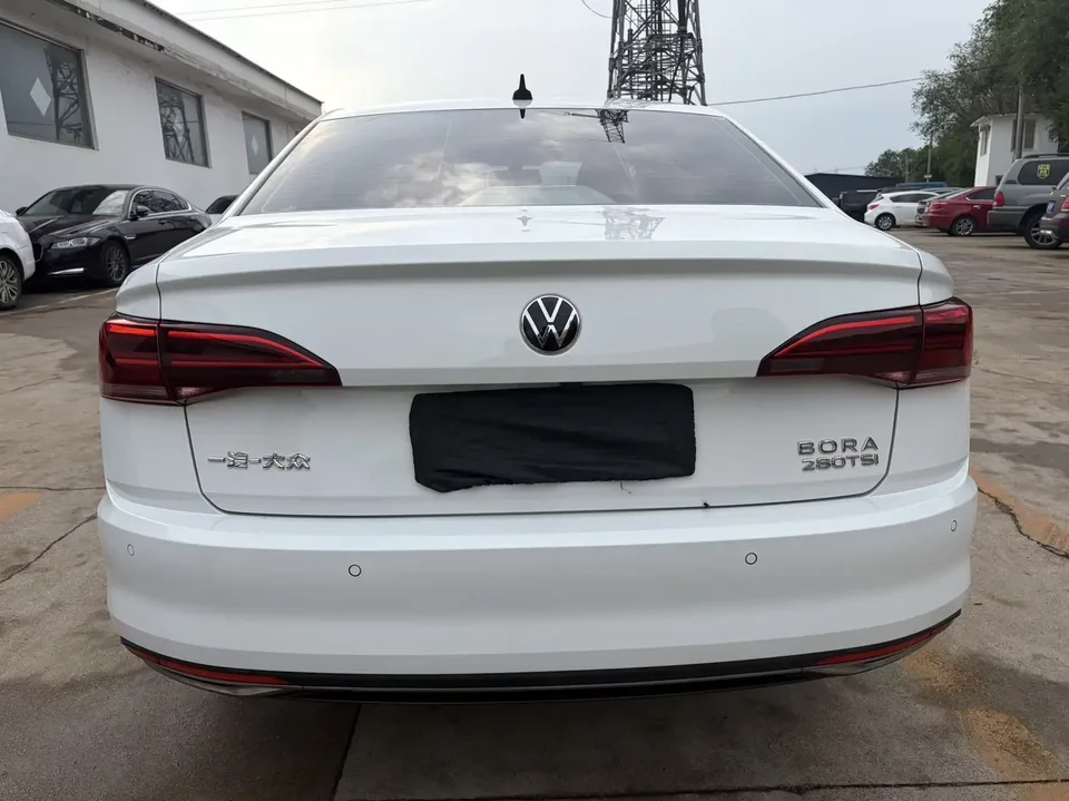 Volkswagen Bora Bora 2021 1.5L Automatic Elite Smart Link Edition 2022 — thumbnail 2