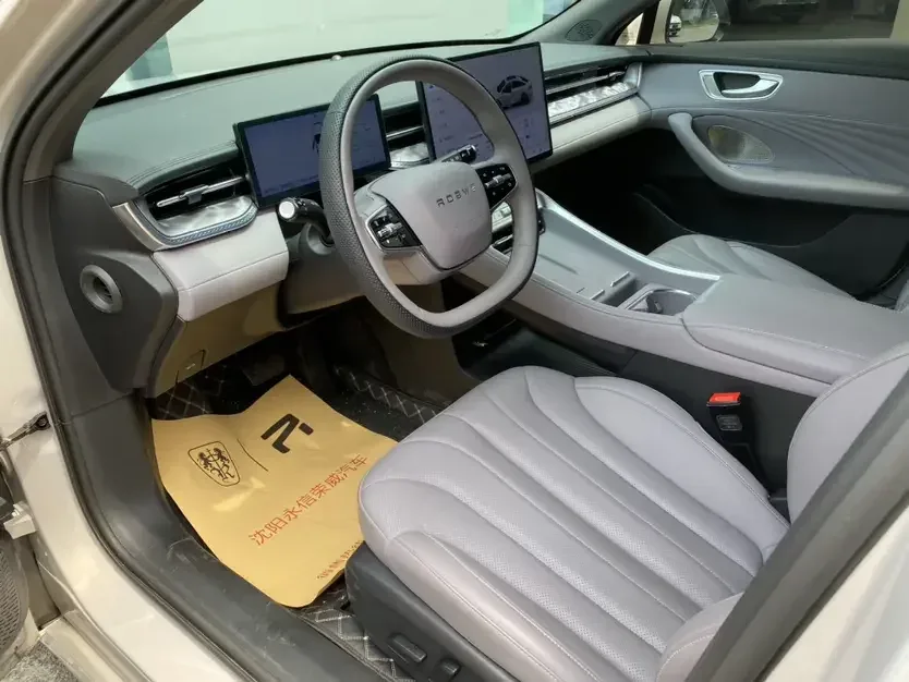 Roewe M7 DMH Roewe M7 DMH 2025 160km Premium Edition 2025 — thumbnail 4