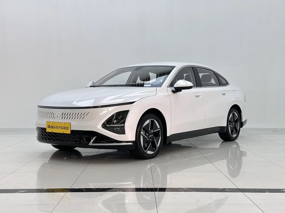 Wuling Starlight PHEV Wuling Starlight PHEV 2025 150km Intelligent Advanced 2026 — photo 1, buy with delivery to Moscow
