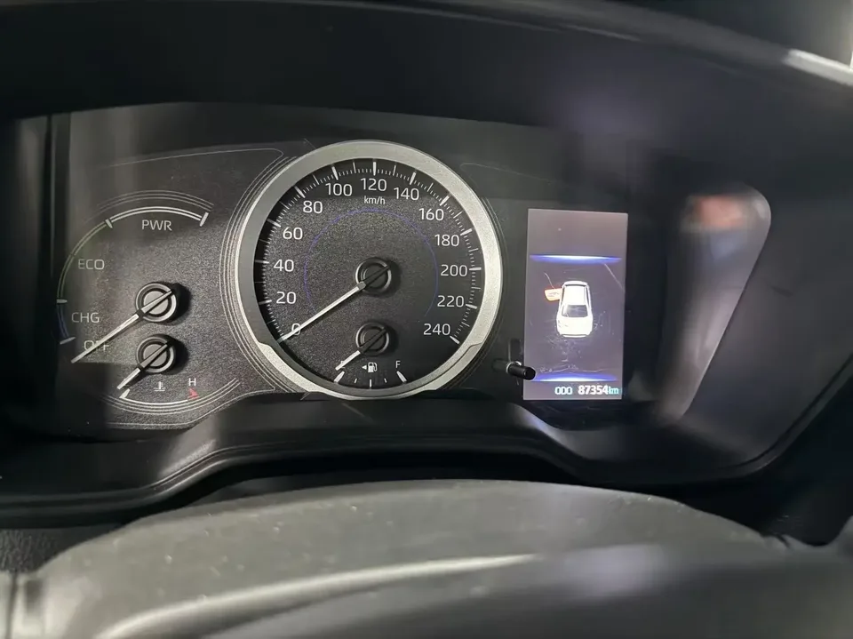 Toyota Levin Lei Ling 2022 Hybrid 1.8H E-CVT Premium Edition 2022 — thumbnail 5