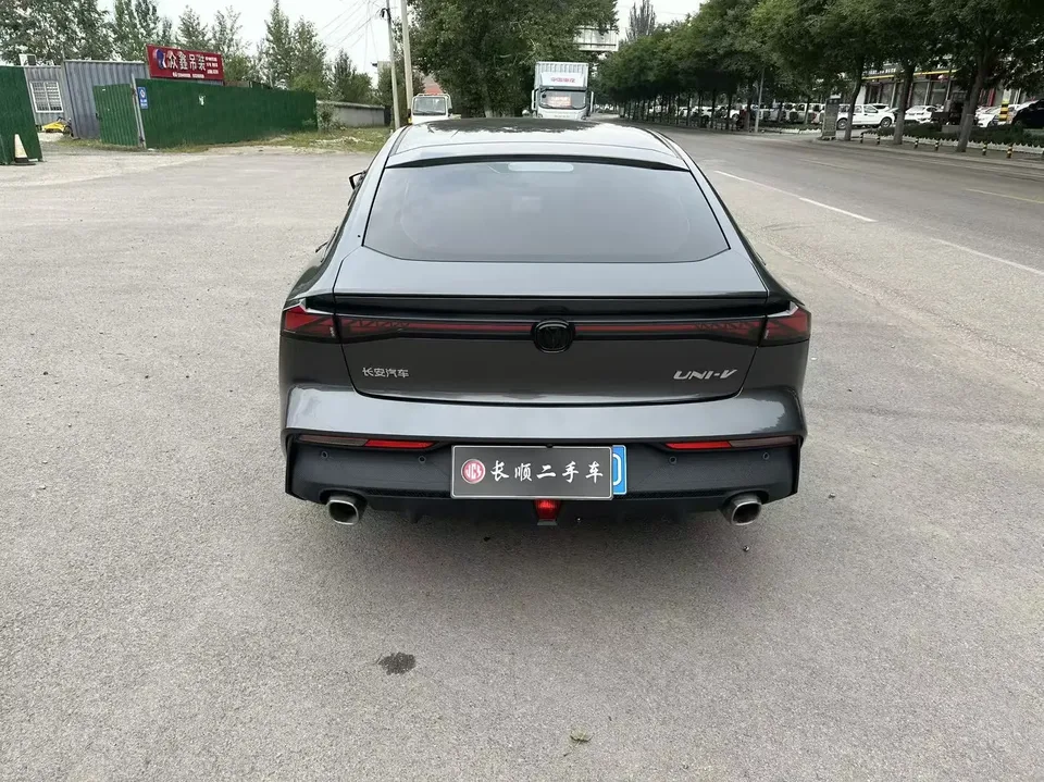 Changan UNI-V Changan UNI-V 2023 1.5T Smart Pilot 2023 — thumbnail 2