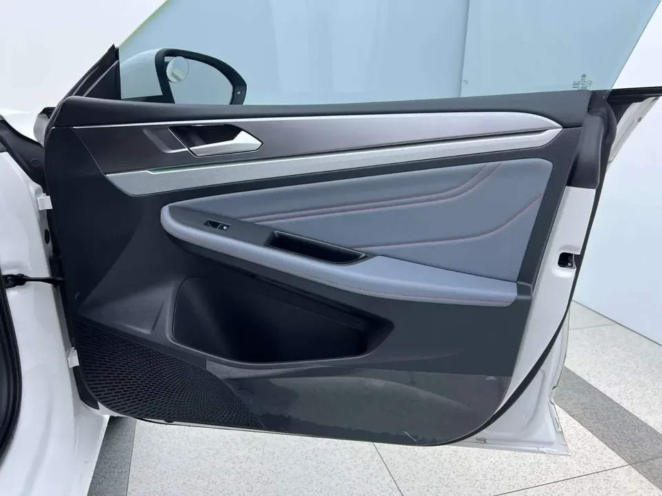 Volkswagen Lamando Lingdu 2022 Lingdu L 280TSI DSG Cool Edition 2023 — thumbnail 5