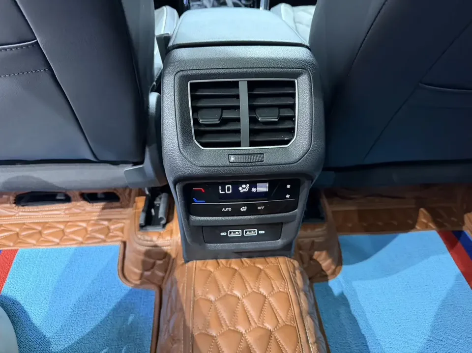 Volkswagen Tayron Tanyue 2023 280TSI 2WD Luxury Plus Advanced Edition 2023 — thumbnail 3