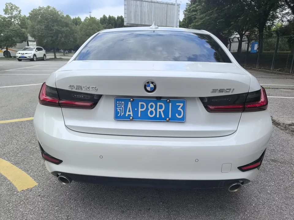 BMW 3 Series BMW 3 Series 2022 320i Sport Package 2022 — thumbnail 2