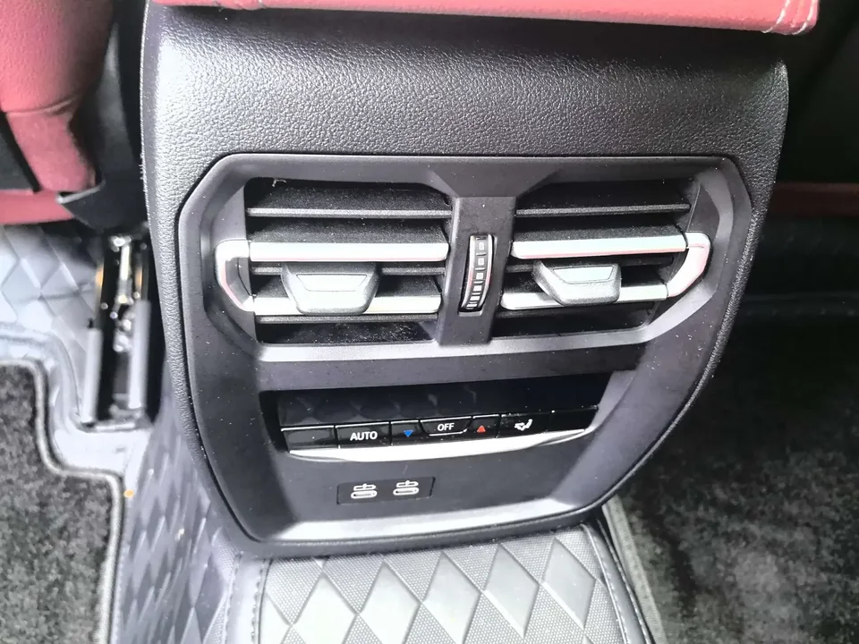 BMW 3 Series BMW 3 Series 2022 320i Sport Package 2022 — thumbnail 3